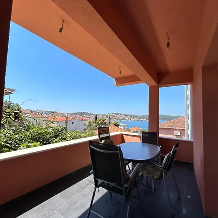 Vujica 2 * Trogir